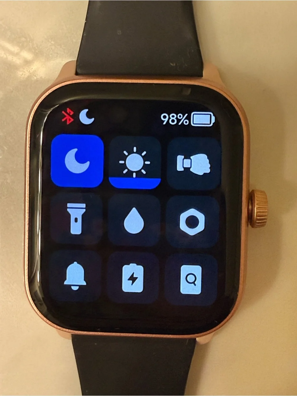Spade & Co Smartwatch 4 with Rose Gold case and multiple bands